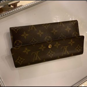 ✨SOLD✨ Porte Tresor wallet